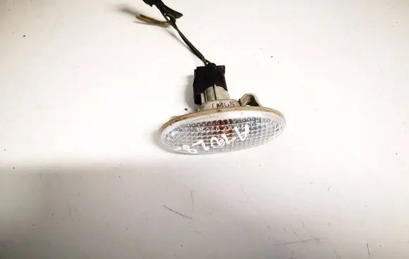 Nissan Murano Z50 Front fender indicator light 