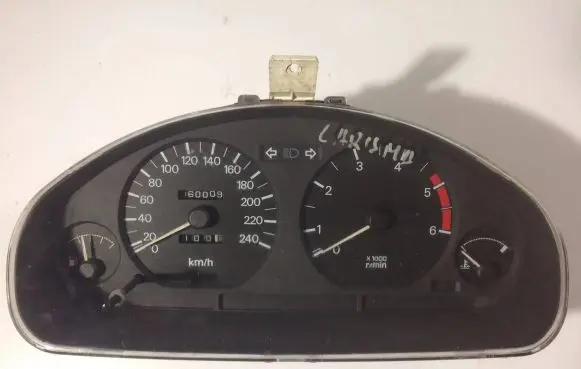 Mitsubishi Carisma Speedometer (instrument cluster) 0P0179001