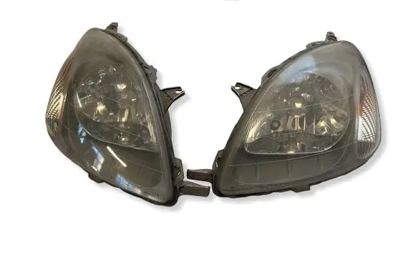 Toyota Yaris Headlight/headlamp 32132