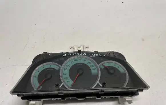 Toyota Corolla Verso E121 Speedometer (instrument cluster) 838000F091