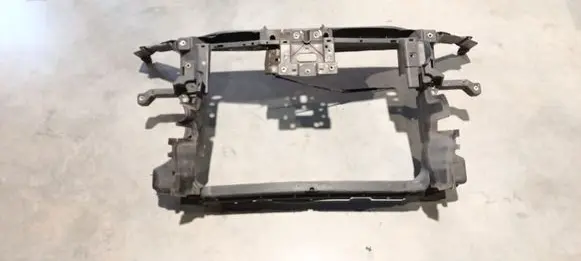 Volkswagen PASSAT B7 Radiator support slam panel bracket 3AA121284