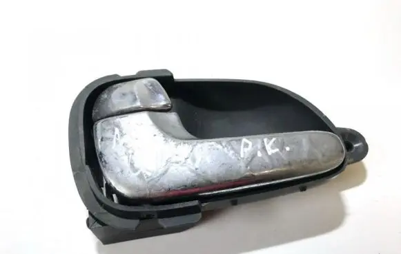 Nissan Quest Front door interior handle 150235