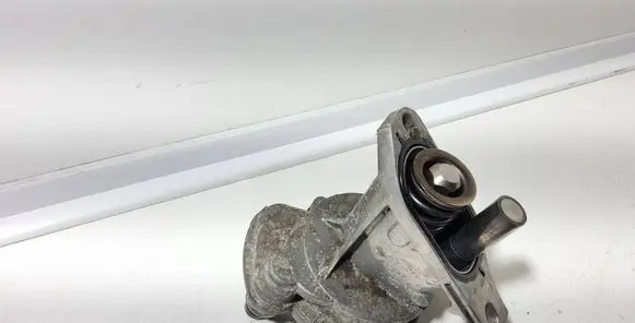 Volkswagen Transporter - Caravelle T4 Vacuum pump 074145100A