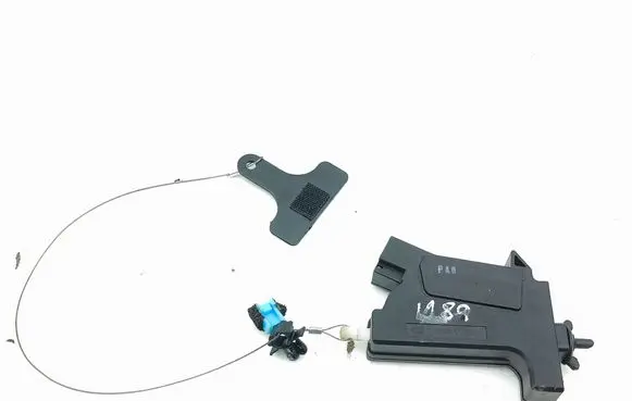 Fuel tank cap lock