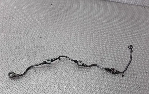 Mitsubishi Pajero Fuel injector supply line/pipe 