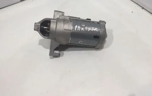 Peugeot Partner Starter motor 9825233080