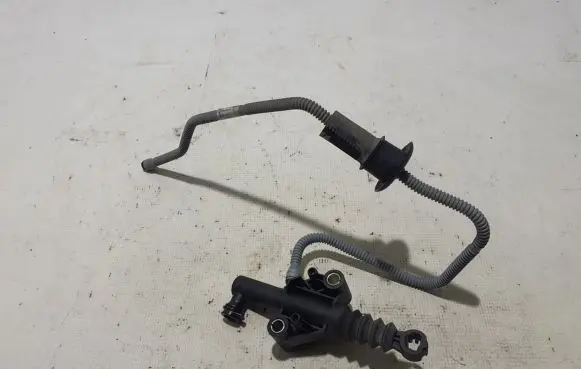 Renault Trafic III (X82) Clutch master cylinder 306105588R