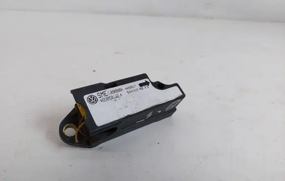 Volkswagen PASSAT B5 Airbag deployment crash/impact sensor 1J0909606N 5WK41910 44980217