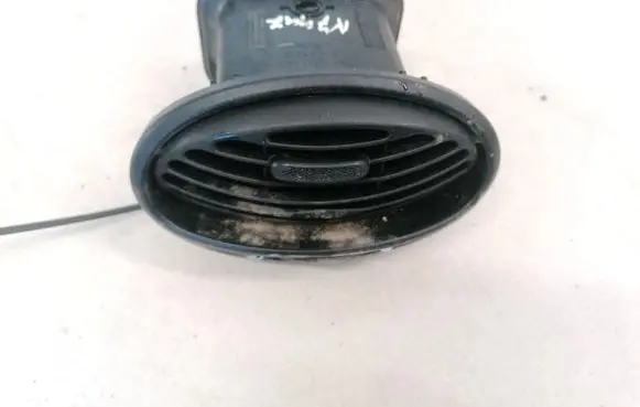 Ford Focus Dash center air vent grill 98AB19893AKW S1B1AR66ZA