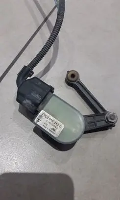 Volkswagen Touareg I Headlight/headlamp level sensor 7L0616213D