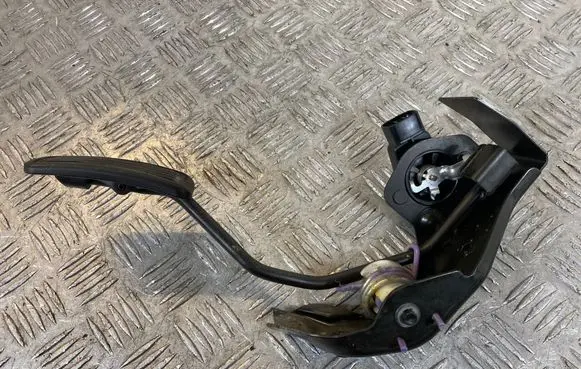 Toyota Avensis T250 Accelerator throttle pedal 8928152021