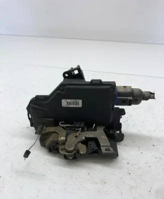 Volkswagen Golf Plus Rear door lock 7L0839016