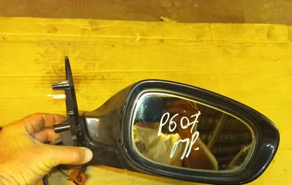 Peugeot 607 Front door electric wing mirror 