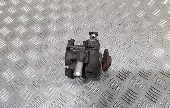 BMW X1 E84 Power steering pump 678045902