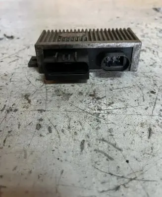 Glow plug pre-heat relay