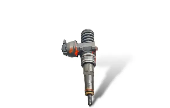 Volkswagen Golf V Fuel injector 038130073AG