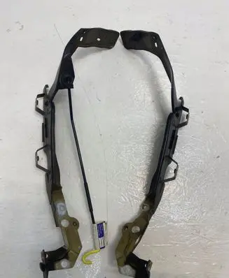 Citroen C4 II Picasso Fender mounting bracket