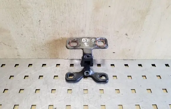 BMW X5 E53 Tailgate/trunk/boot hinge 8247667