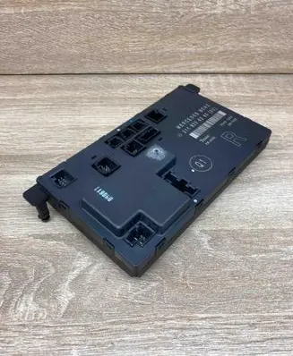 Mercedes-Benz E W211 Door control unit/module 2118208285 Used00401304