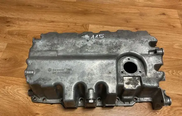 Volkswagen PASSAT B6 Oil sump 03G103603