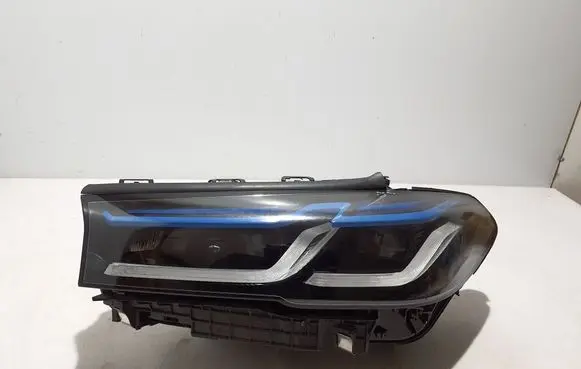 BMW 5 G30 G31 G38 Headlight/headlamp 8082661