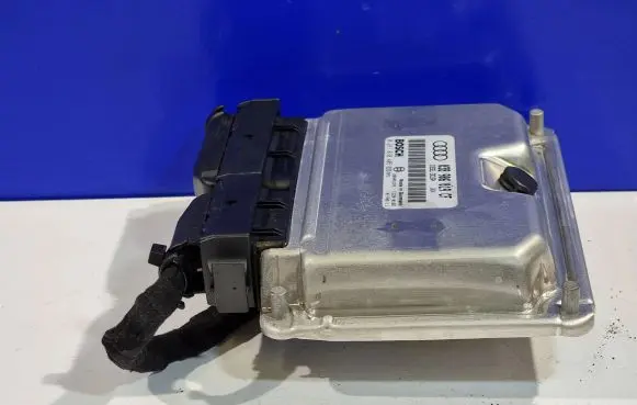 Audi A6 S6 C5 4B Engine control unit/module 038906019CF
