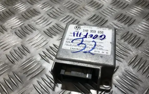 Volkswagen Golf III Airbag control unit/module 1h0959656 5wk40768492
