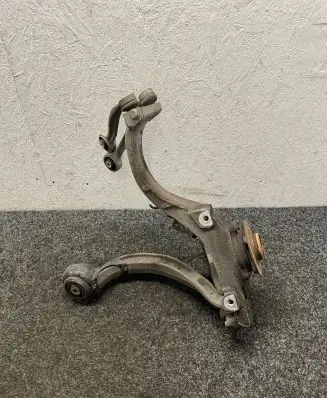Porsche Macan (95B) Front wheel hub spindle knuckle