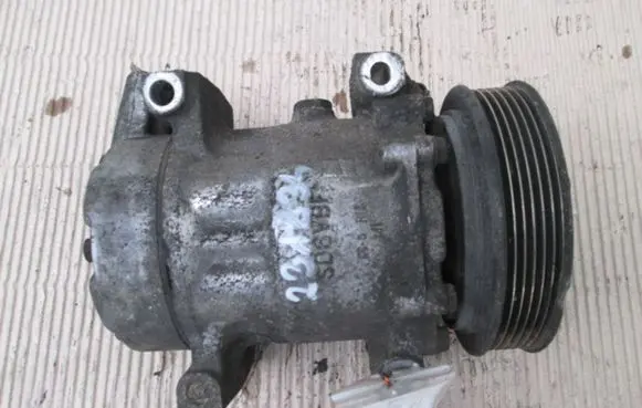 Renault Clio II Air conditioning (A/C) compressor (pump)