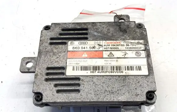 Audi A3 S3 8V Voltage converter/converter module 