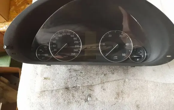 Mercedes-Benz C W203 Speedometer (instrument cluster) A2035404947 2035404947
