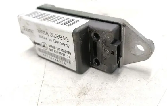 Mercedes-Benz E W210 Airbag deployment crash/impact sensor 0008209926