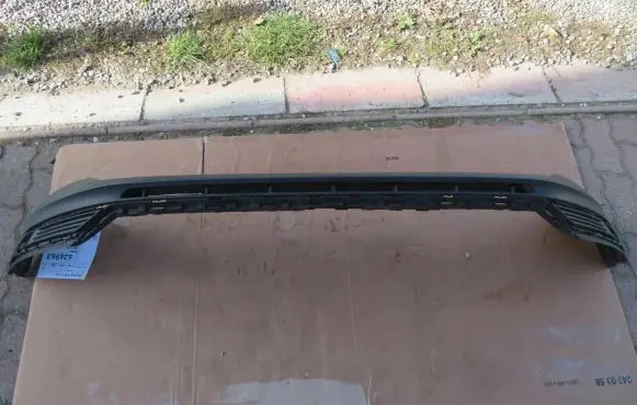 Front bumper lip