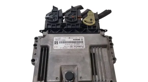 Ford Fiesta Engine control unit/module 0281018240 BV2112A650UA