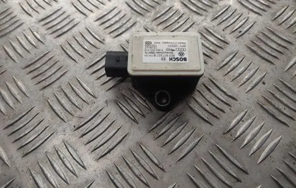 Audi A6 S6 C6 4F ESP acceleration yaw rate sensor 8E0907637B 0265005618 7003365