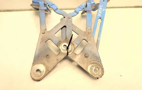 Volkswagen II LT Engine bonnet/hood hinges 2D0823301B 2D0823302B