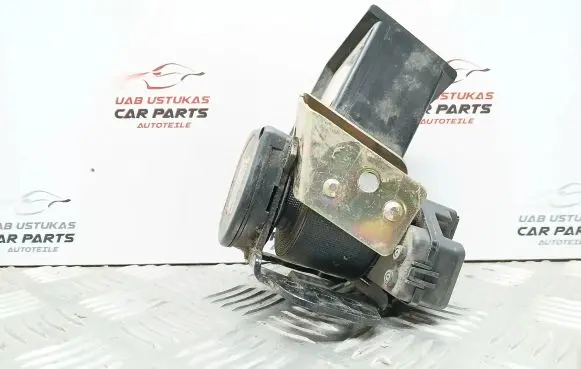 Volvo S40, V40 Third row seat belt 