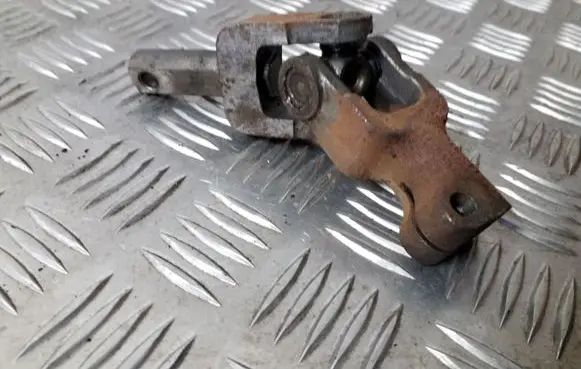 Volkswagen Golf III Steering column universal joint