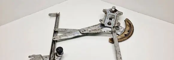Subaru Forester SG Front window lifting mechanism without motor