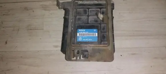 Volkswagen Golf III Engine control unit/module 0261200275 1h0907311a