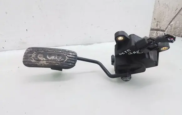Nissan Note (E11) Accelerator throttle pedal