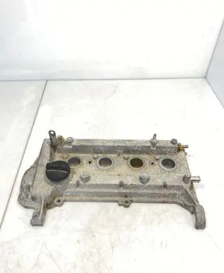 Toyota Yaris Rocker cam cover