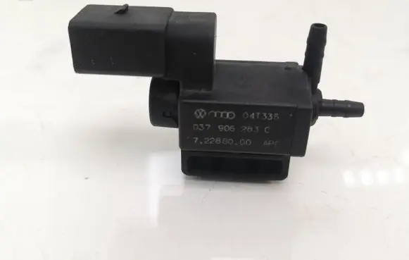 Volkswagen Golf V Vacuum valve 037906283C