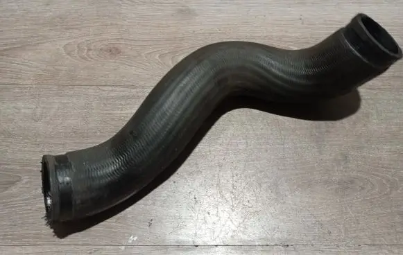 Volvo XC90 Intercooler hose/pipe
