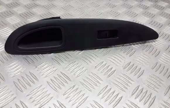 Nissan Primera Quarter vent window switch 80950AV700