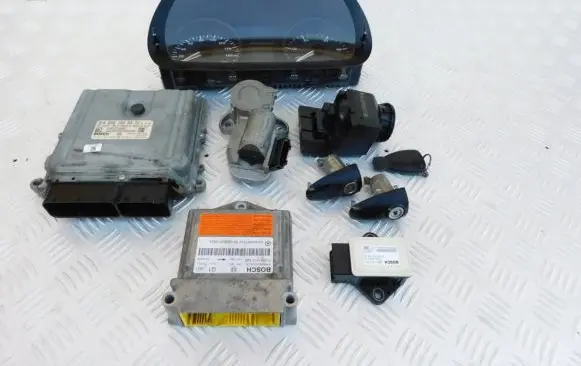 Mercedes-Benz Sprinter W906 Engine ECU kit and lock set A6461506472 0281015054