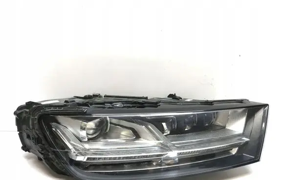 Audi Q7 4M Headlight/headlamp 4M0941036