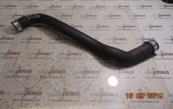 Mercedes-Benz E W211 Engine coolant pipe/hose A2115015382