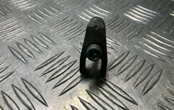 Mercedes-Benz ML W164 Fuel Injector clamp holder 