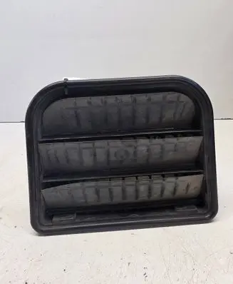 Volvo V70 Quarter panel pressure vent 9171001
